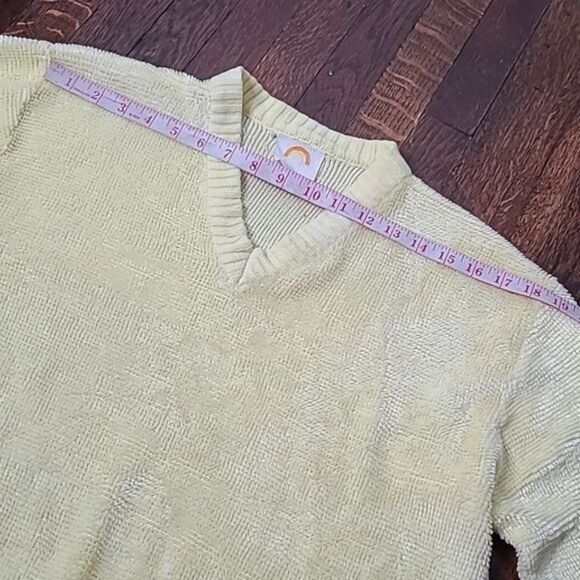 Vintage 80s Pale Pastel Yellow Fuzzy Chenille V-neck sweater Large - Picture 6 of 12